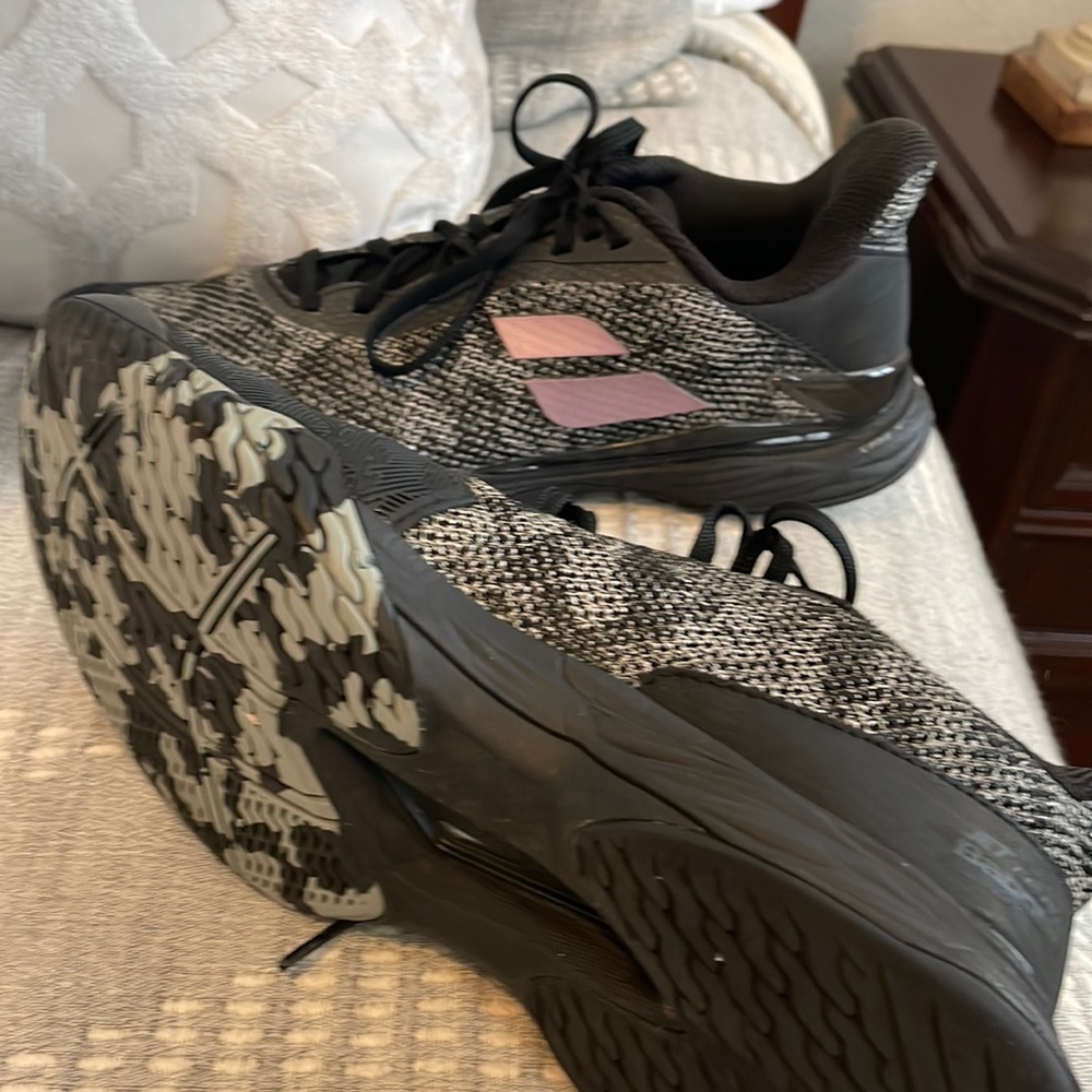 Babolat tennis shoes